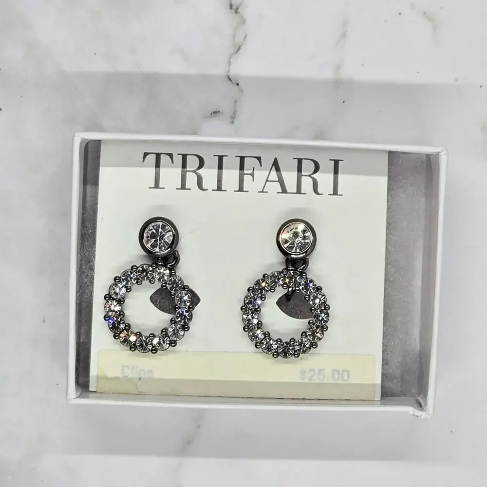 NWT Trifari Black & Clear Gem Circle Clip-On Earrings - Picture 9 of 10